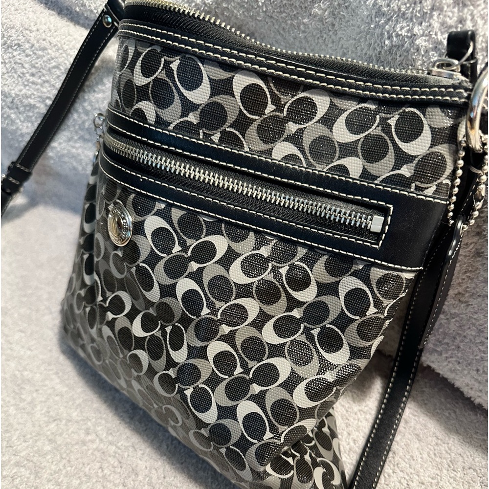 Coach - Picture 2 of 5
